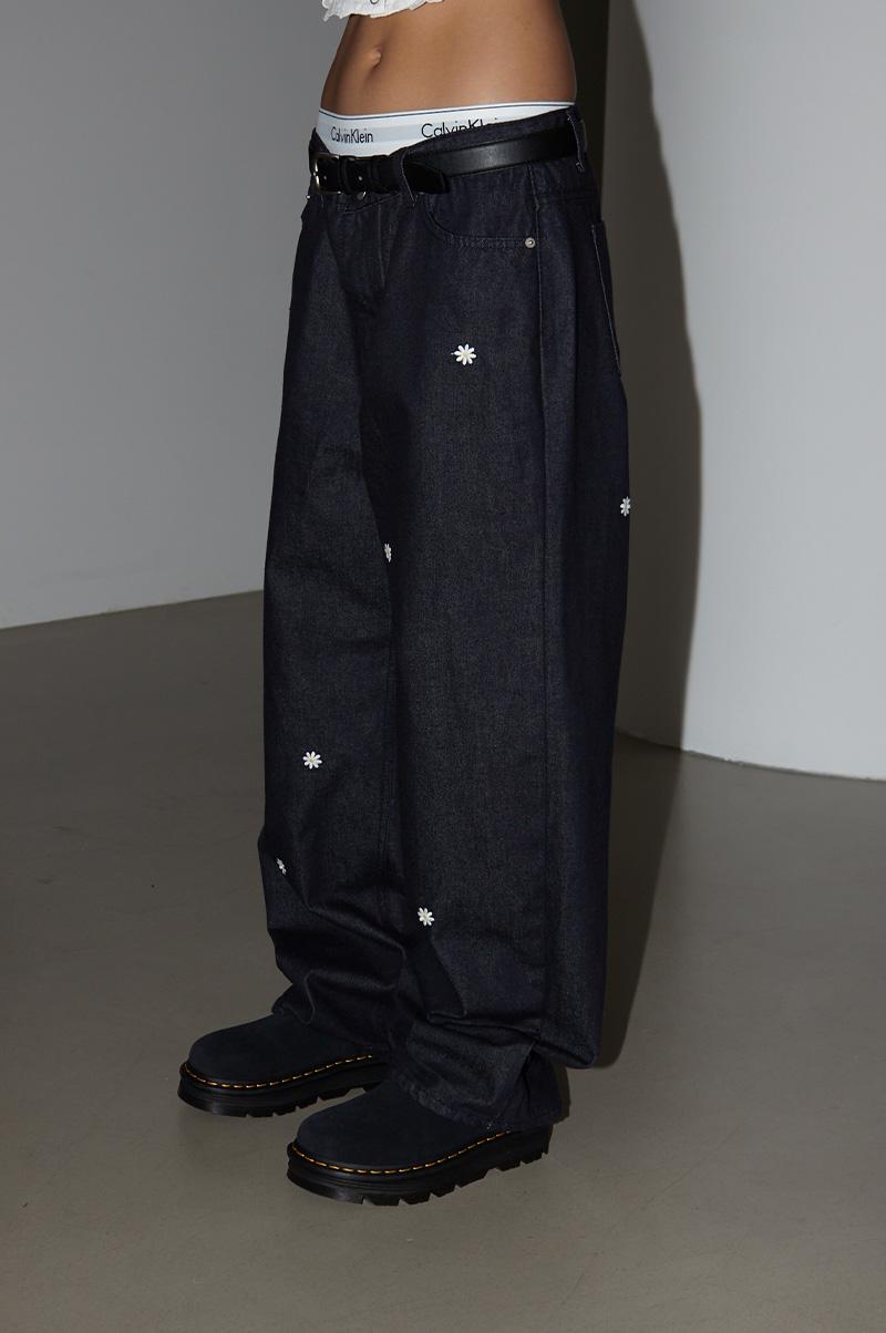 ANNA FLOWER RAW DENIM