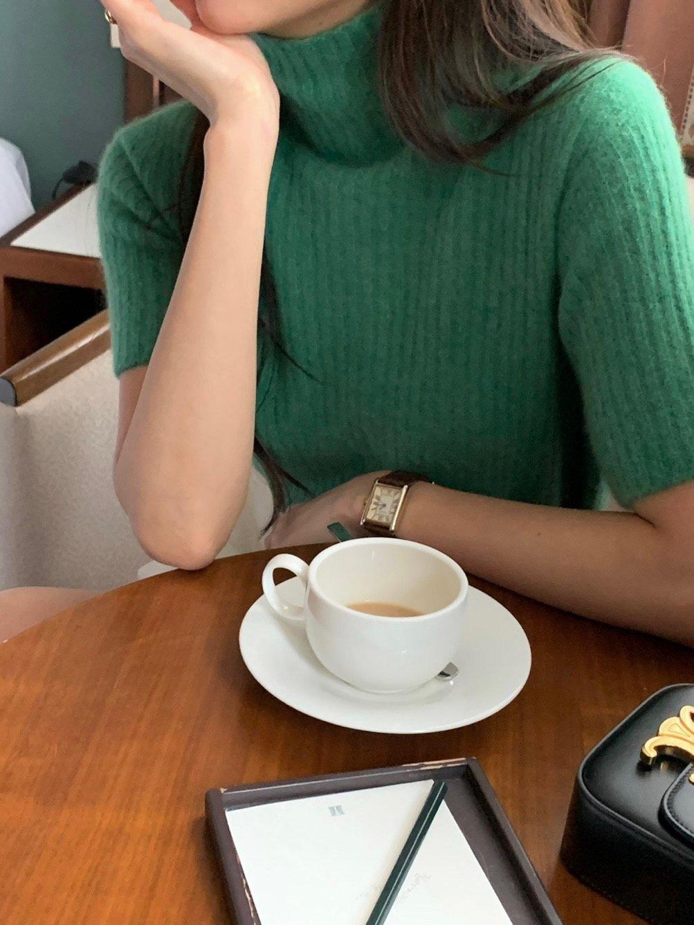 라쿤 홀가먼트 니트