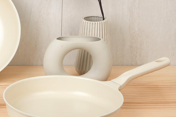 [단독] 아이보리 세라믹코팅 IH 프라이팬 28cm