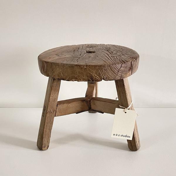 ANTIQUE WOODEN MINI STOOL 02