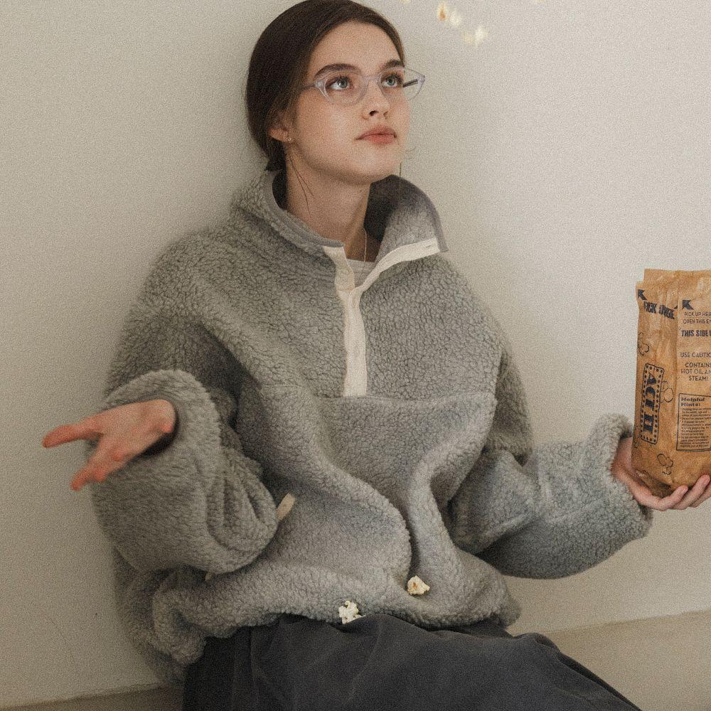 Lobed fleece pullover (gray)