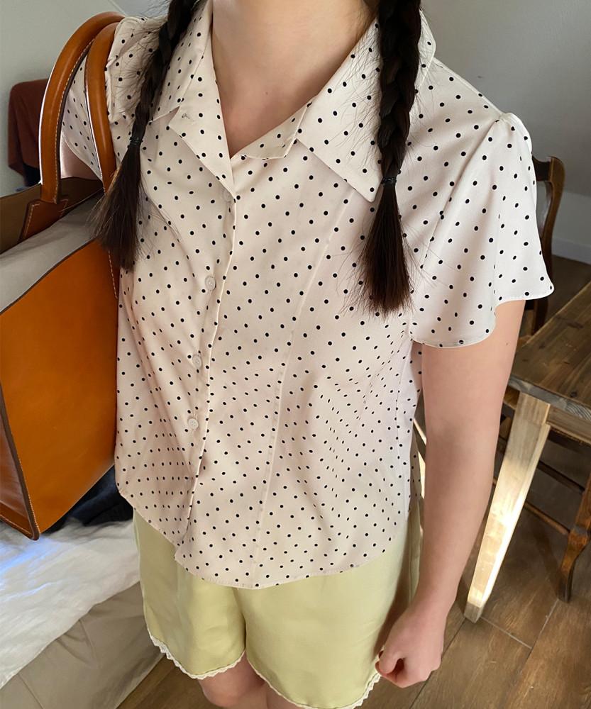 모네 도트 블라우스