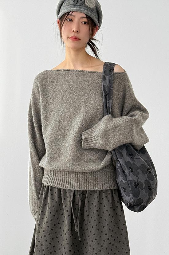 로컬맨션 오프 숄더 레귤러 니트