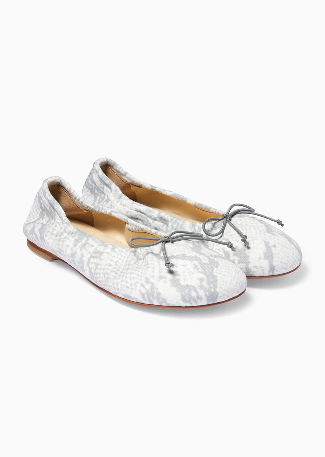 [s/e/o Exclusive] BUN BALLERINA FLATS WHITE PYTHON