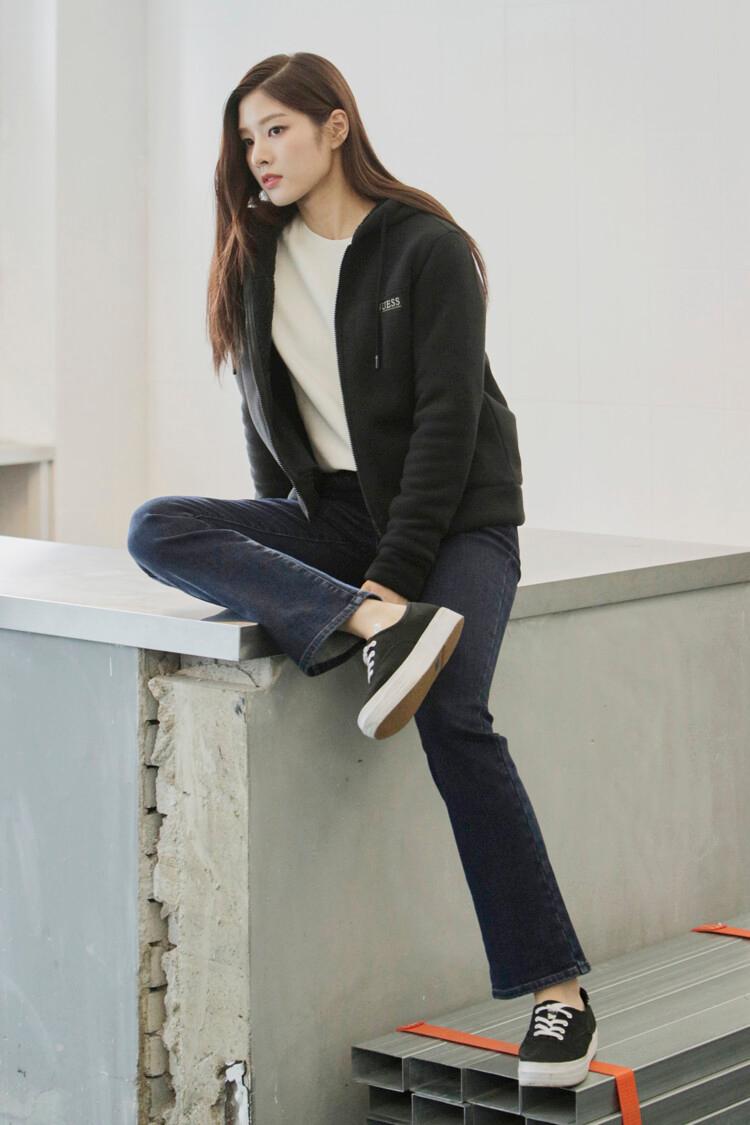 [게스] 유니 절개포인트 플리스본딩 후드집업 NM4K0661