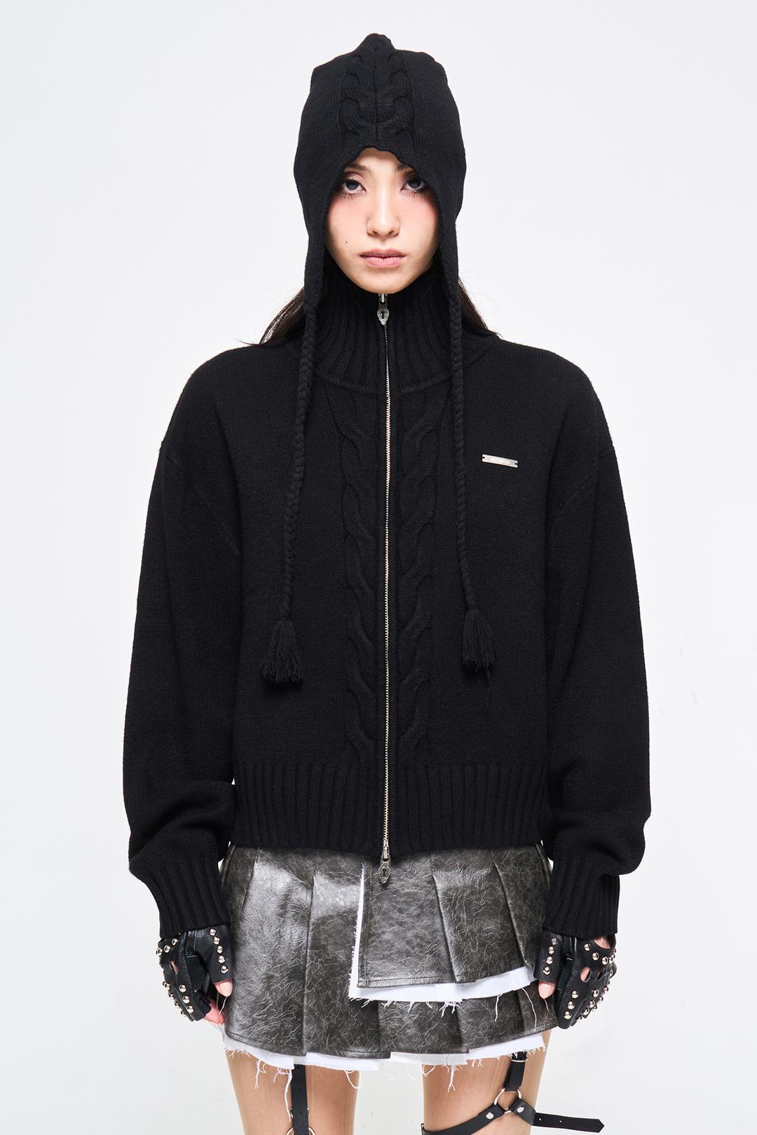 CABLE KNIT METAL LOGO ZIP-UP BLACK