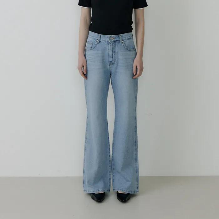 Wide boot cut denim (light blue)