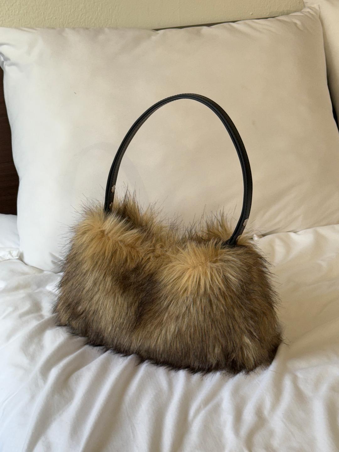 TWO-WAY RACCOON FUR BAG_BROWN