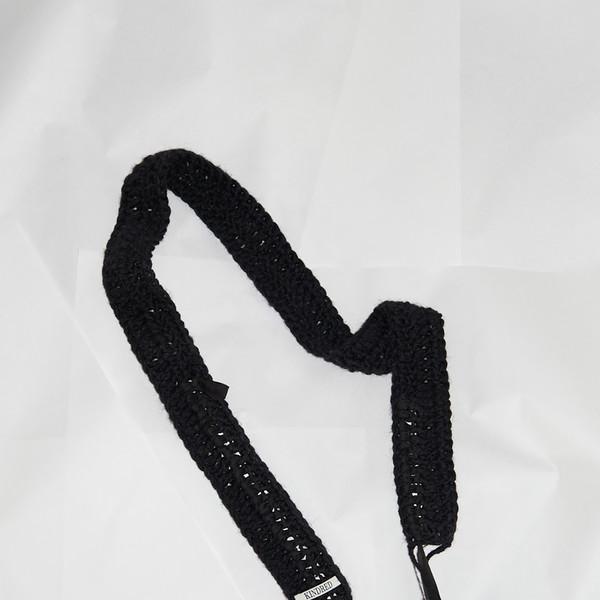 pigtail scarf in black