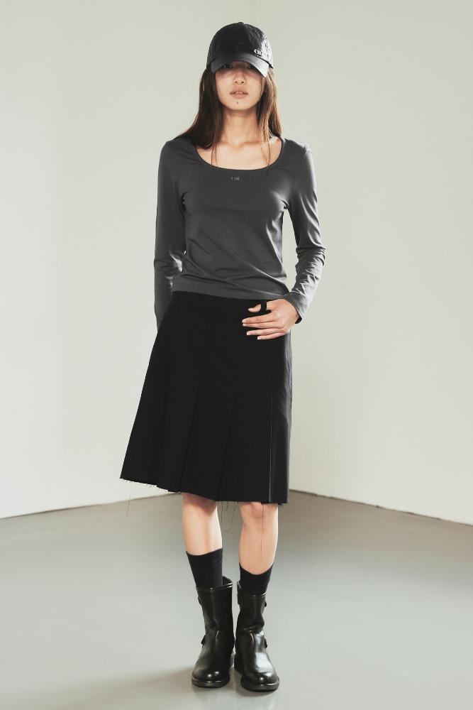 뉴 노멀 스퀘어넥 긴팔 티셔츠 [DARK GREY] - 오아이오아이컬렉션