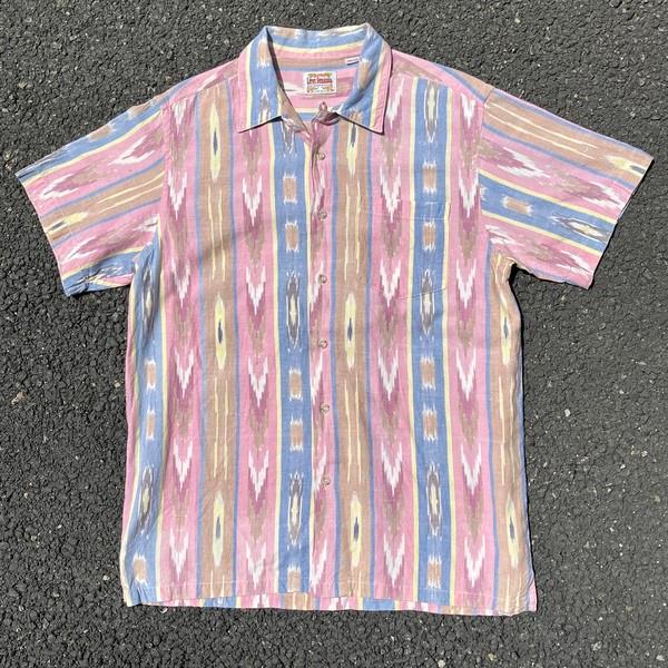 [ UNISEX ] LEVI'S native pattern shirt ( made in INDIA )