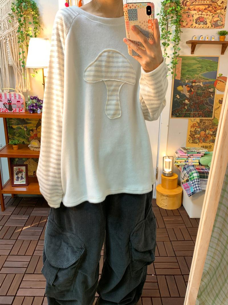 Mushroom patch fleece T ( 2 color )