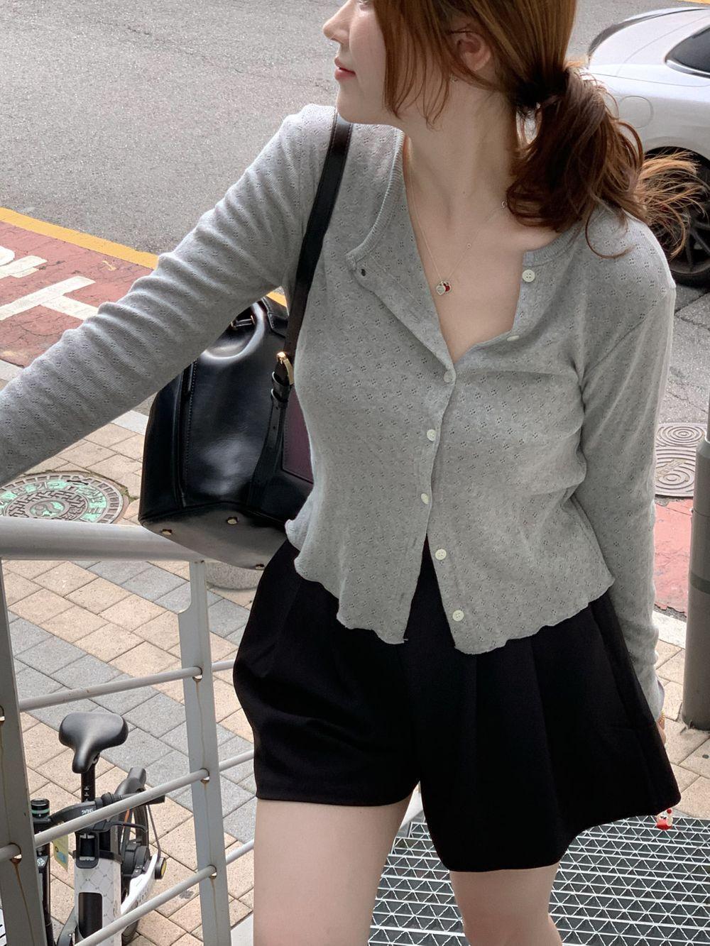 유나브 베일리 펀칭 사선버튼 가디건 3color