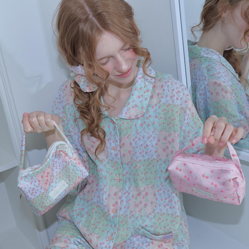 Cottage Berry hand pouch bag (핸드파우치백) 2type