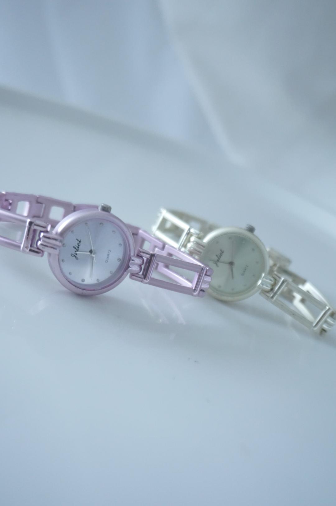 Soft coloring watch