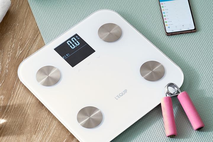 스마트 인바디 체성분 체중계 (18가지 체성분,앱 연동) LBS-G6LED WH