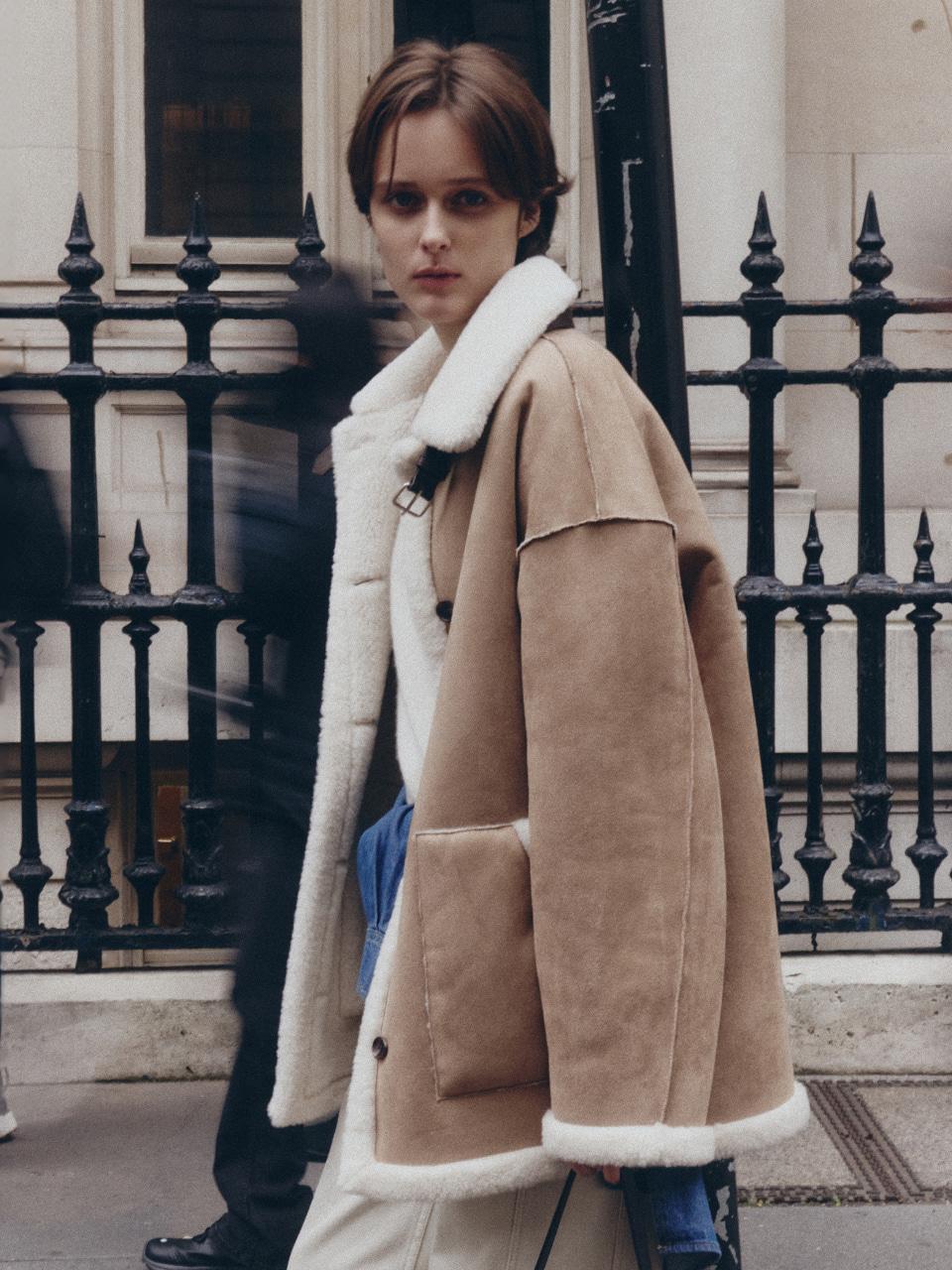 스웨이드 하프 무스탕_BEIGE