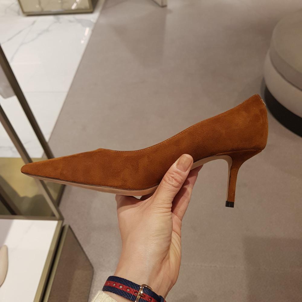 지미추 로고 포인트 LOVE 65 여성 스웨이드 가죽 펌프스 미들힐 BWJ