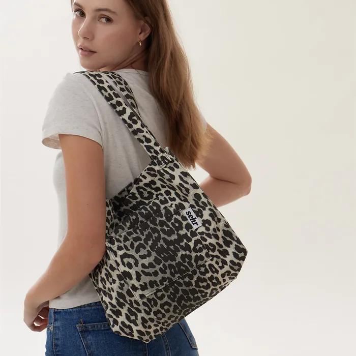 Leopard Twill Cotton Middle Bag (Black)