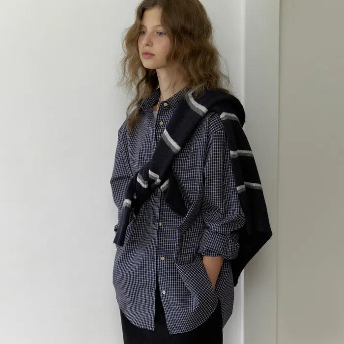 Lithe overfit shirt (navy check)