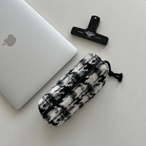 Argent square pencil case - owen black