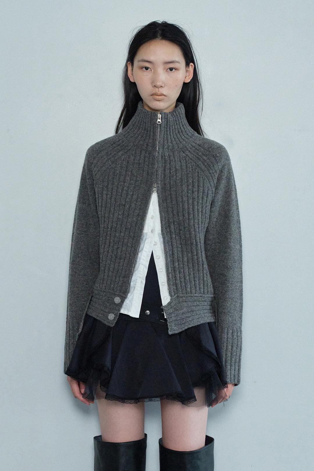 HEM BUTTON KNIT ZIP UP / CHARCOAL