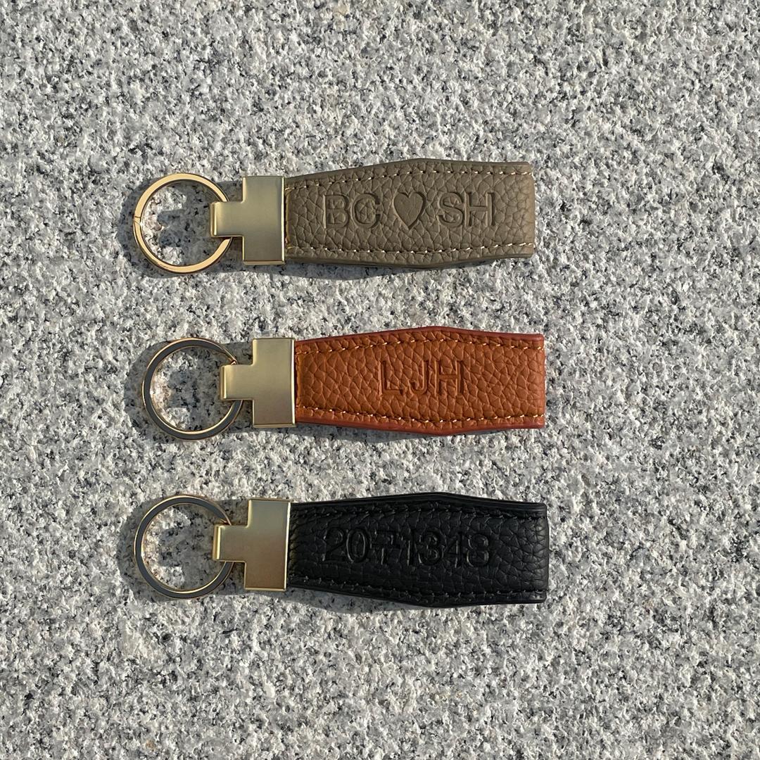 모던 스퀘어 가죽 각인 네임택 이름표 이니셜 키링