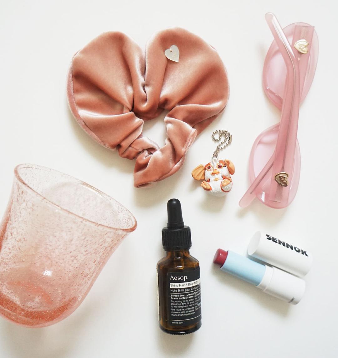 Velvet heart scrunchie / Mauve pink