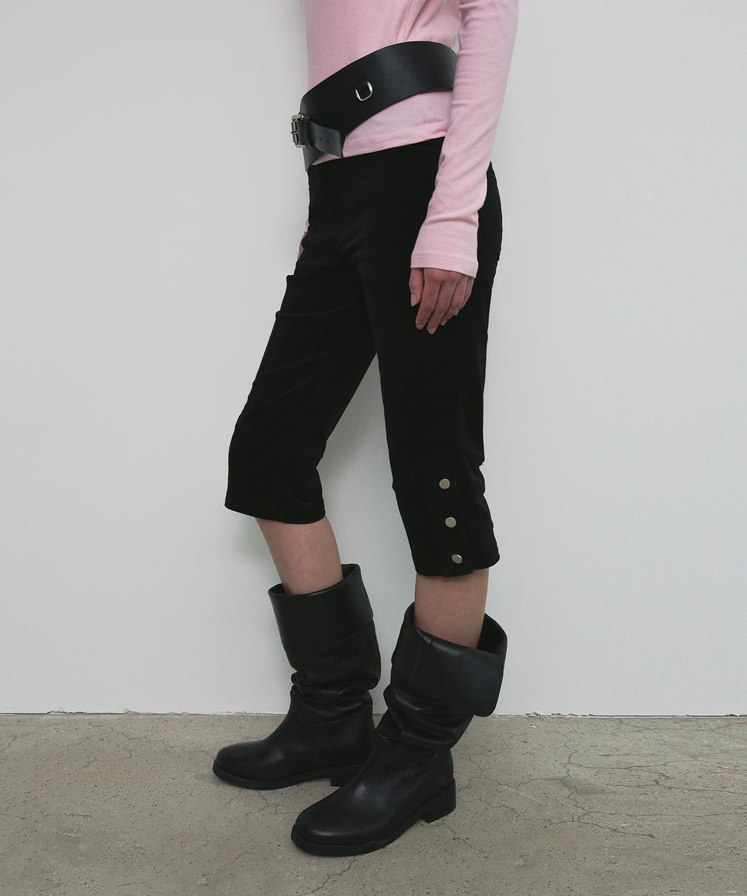 RIVET COTTON CAPRI PANTS_BLACK