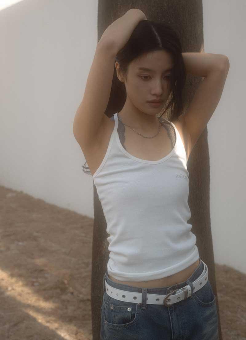 HATTIE HALTER NECK SLEEVELESS / WHITE