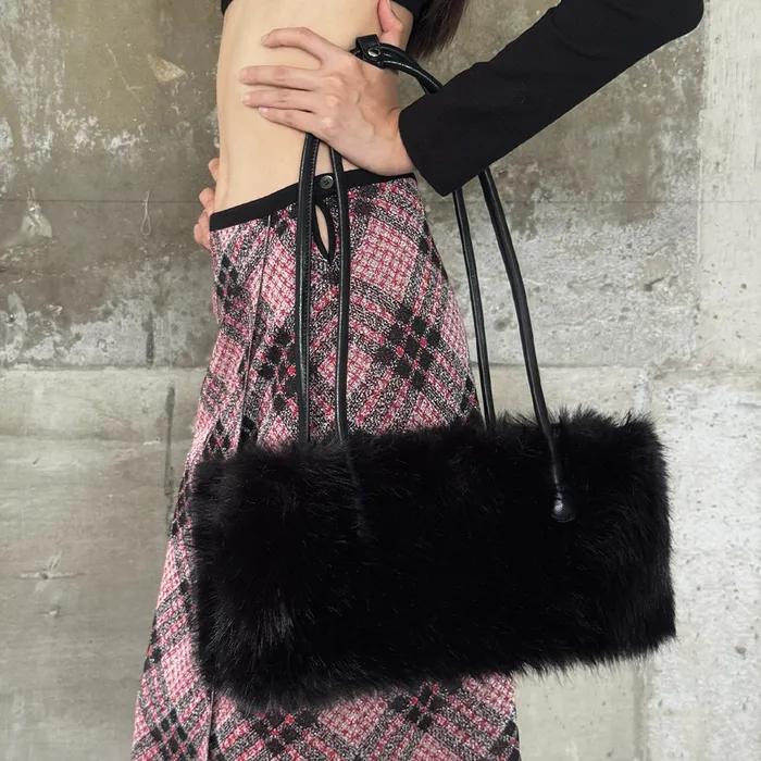 Clip Tote Bag Small (Black Fur)