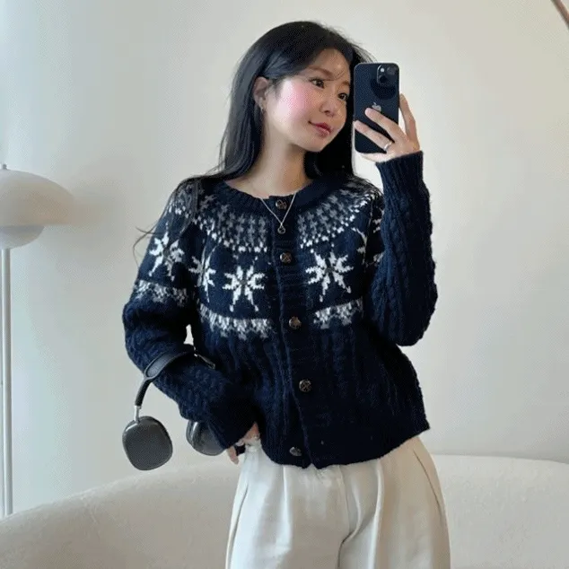 [겨울/빈티지무드❄] 라일,눈꽃 노르딕 도톰 라운드 니트 긴팔 가디건 [2color]