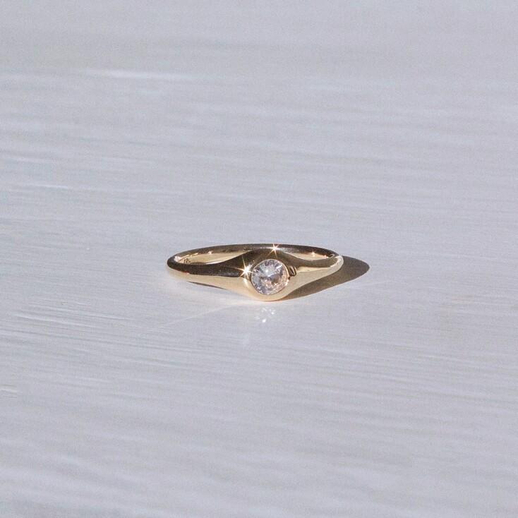 White Sapphire Ring(14k gold)