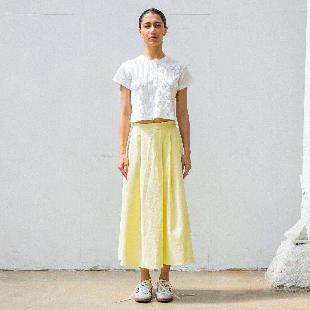 AGP 크롭 버튼 크루넥 티 화이트