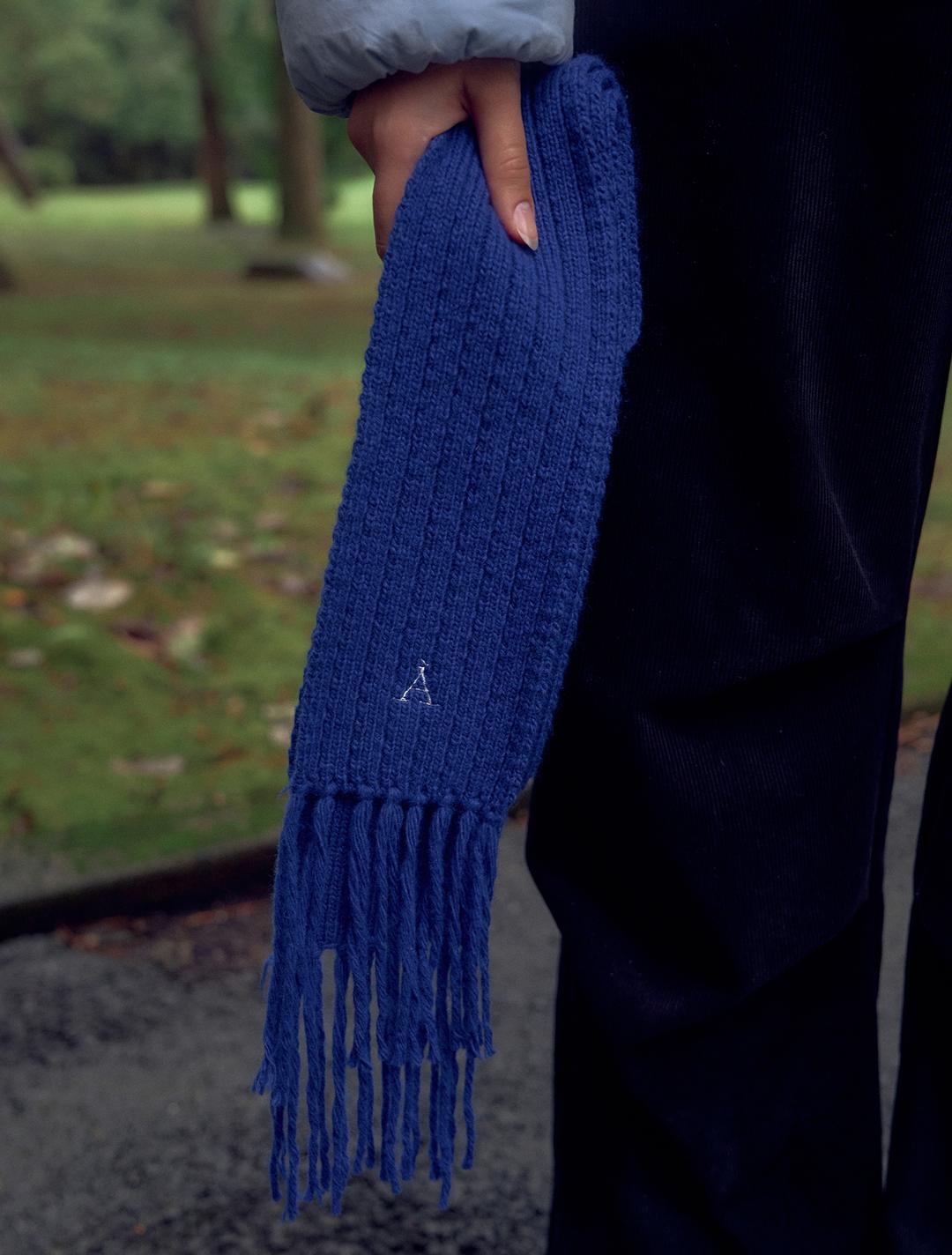 À 로고 캐시미어 니트 머플러 (코발트 블루)