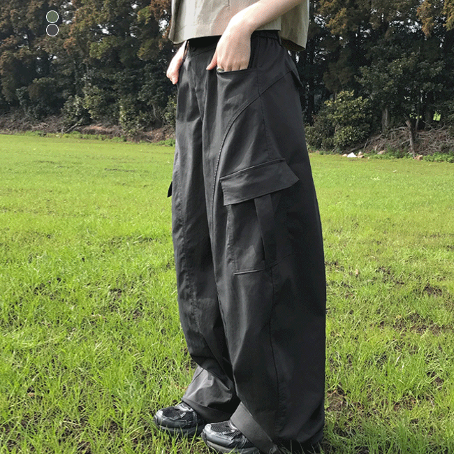 [여름까지🌳/밑단포인트!] 롤업카고뒷밴딩와이드팬츠 (2color)
