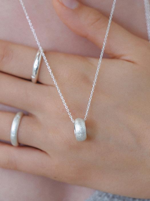 Snowflake Texture Necklace