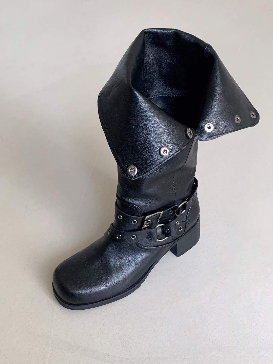 ROUGH BUTTON FOLDING BOOTS (ONE COLOR)