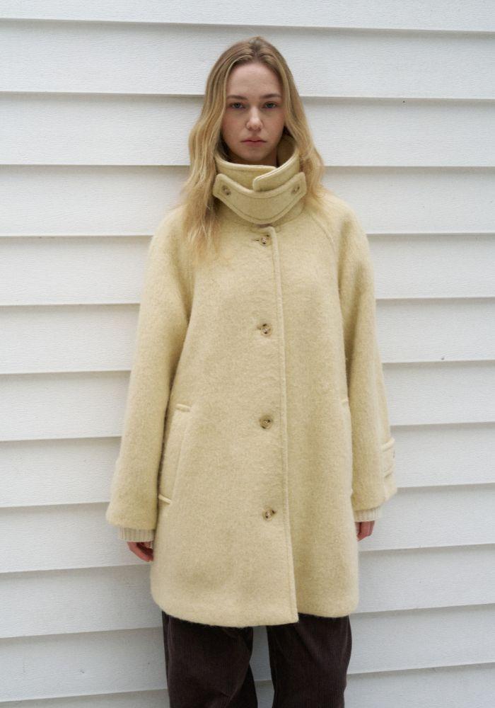 HAIRY ALPACA COAT BUTTER