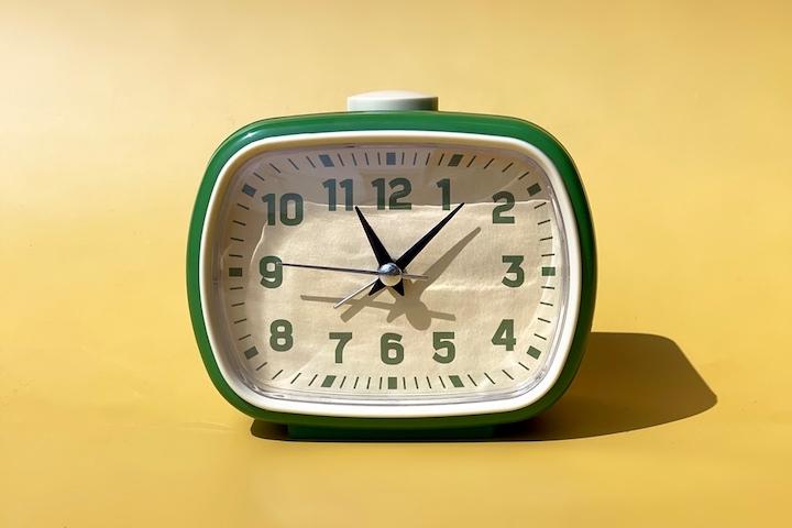 레트로 아날로그 무소음 미니 알람 탁상시계 앤틱 빈티지 디자인 1973