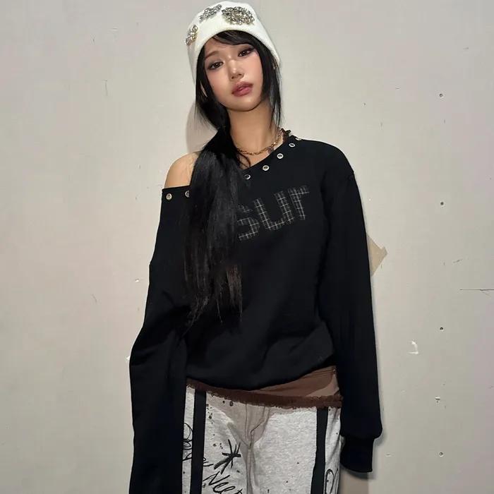 AU 원숄더 보트넥 맨투맨 블랙