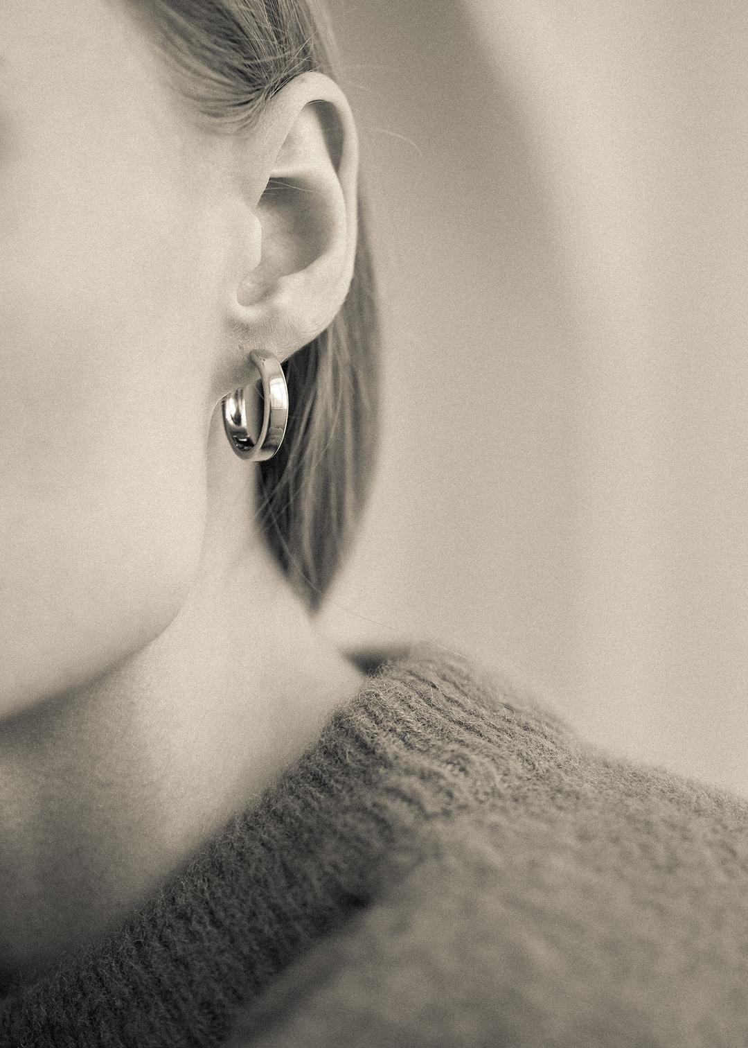 ONE-TOUCH HOOP EARRINGS SILVER