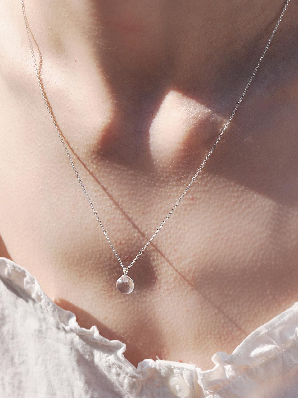 [29CM 단독][루시 신예찬 착용] clear ball long necklace