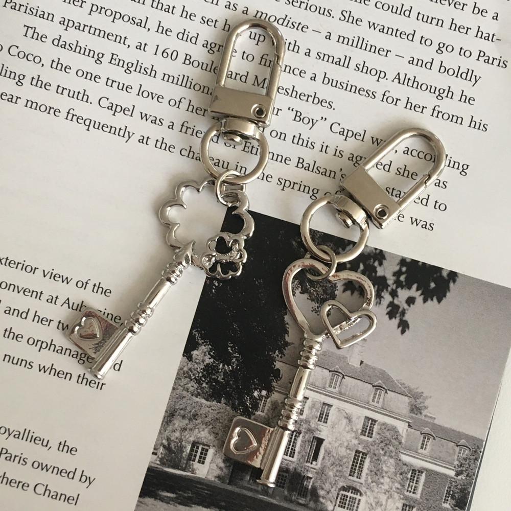 실버 열쇠 키 모양 하트 클로버 키링