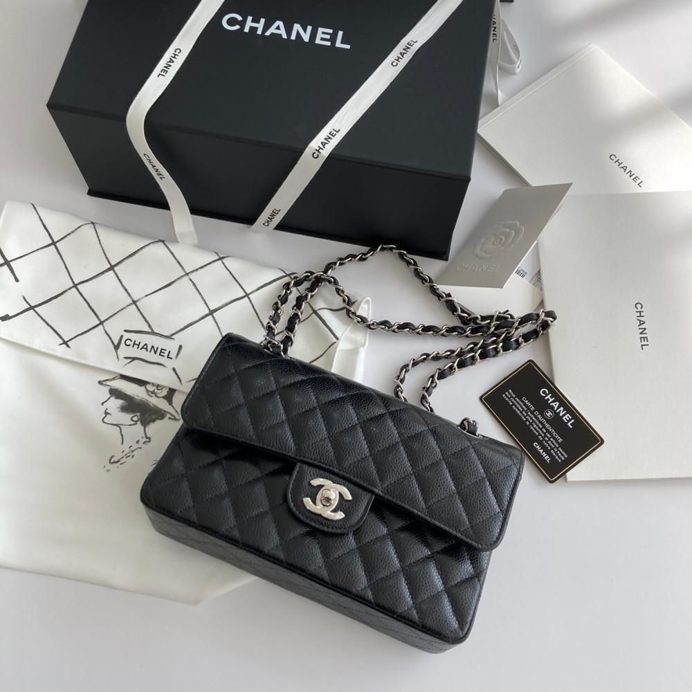 샤넬 클래식 스몰 캐비어 플랩 백 A01113