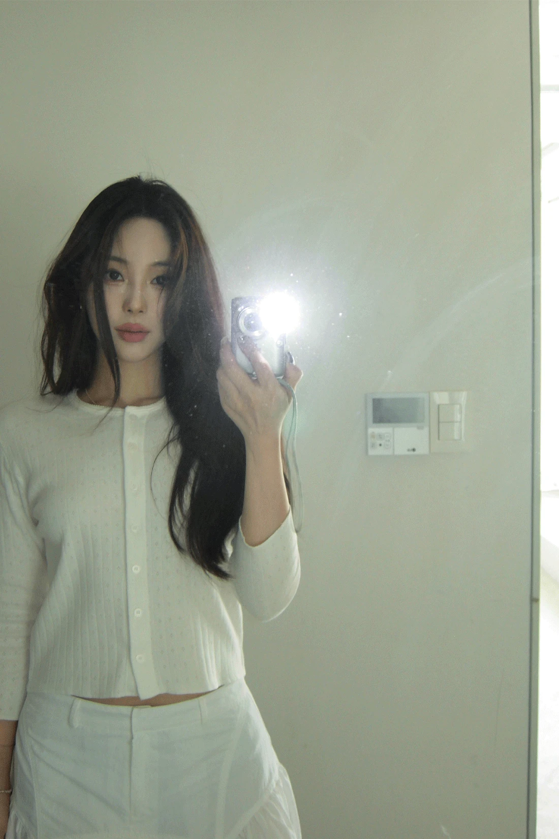 [MD소장] 리리 플라워 펀칭 니트 가디건 - 2color