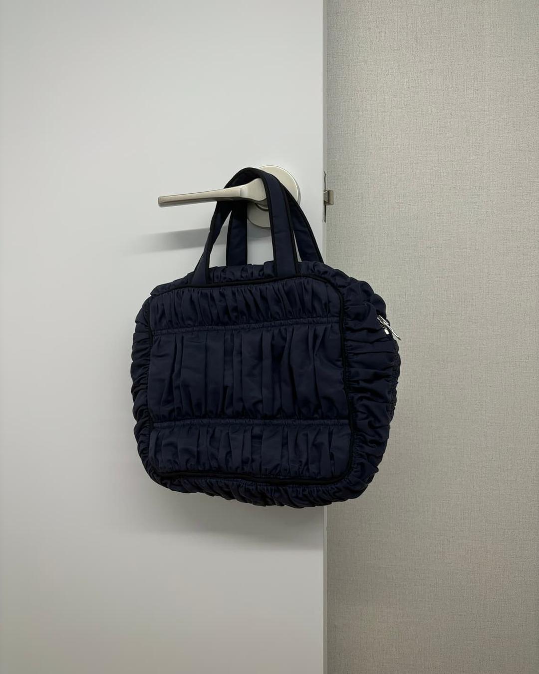 Molly Gordard 몰리고다드 토트 네이비 | 후루츠패밀리