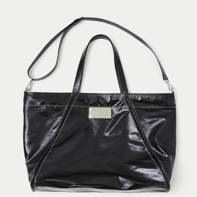 BIG COATING TOTE BAG IN BLACK