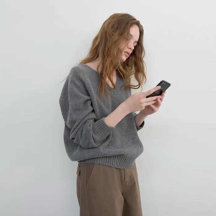 [2차] V-neck whole garment kint (gray)