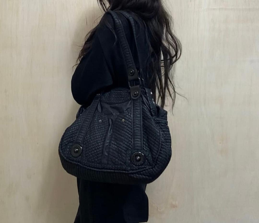 [직수입] 빈티지 디젤 퀼티드 숄더백 패딩 가방 블랙 | 후루츠패밀리